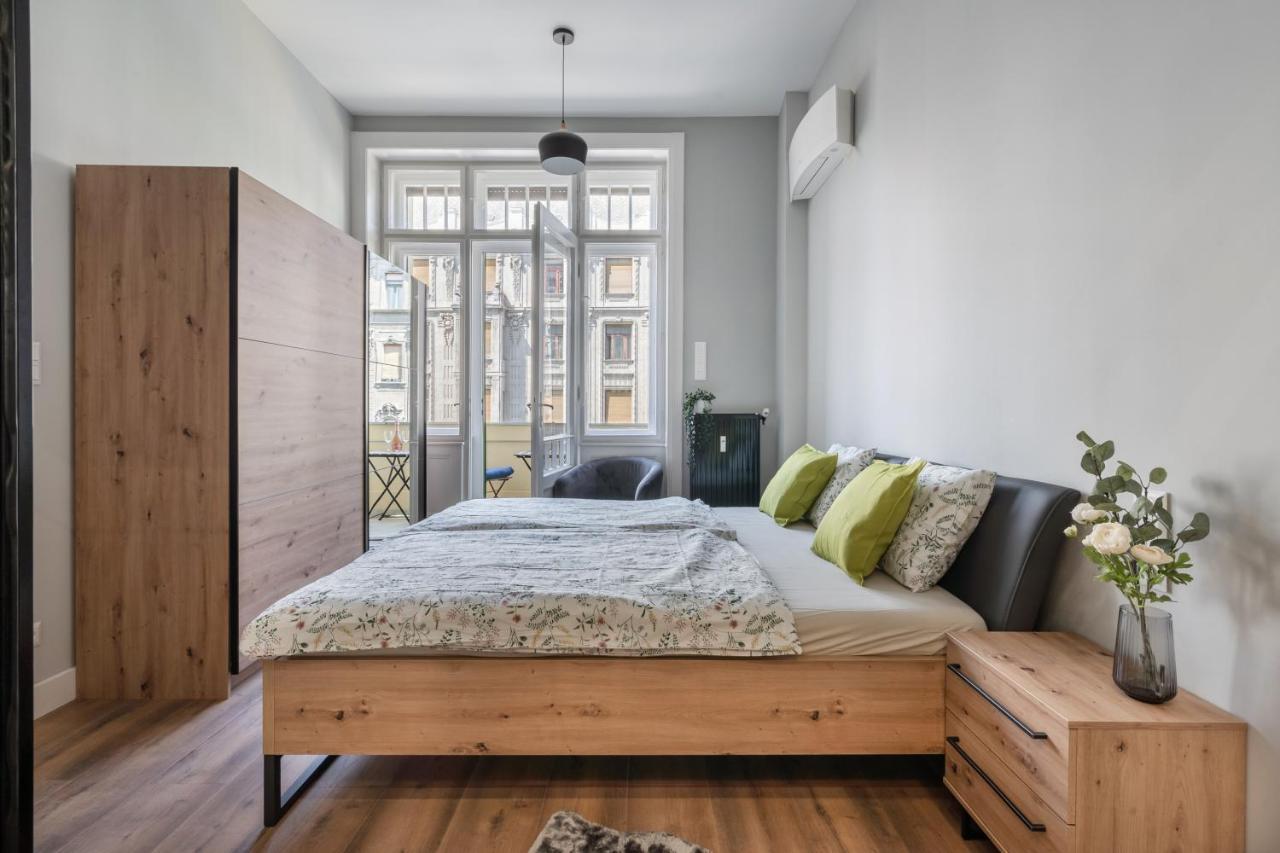 Buenos Boutique - A/C, 2 Bathrms, Amazing View Appartement Boedapest Buitenkant foto