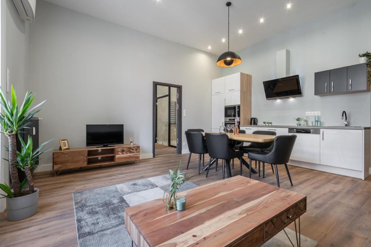 Buenos Boutique - A/C, 2 Bathrms, Amazing View Appartement Boedapest Buitenkant foto