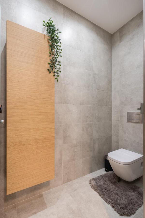 Buenos Boutique - A/C, 2 Bathrms, Amazing View Appartement Boedapest Buitenkant foto