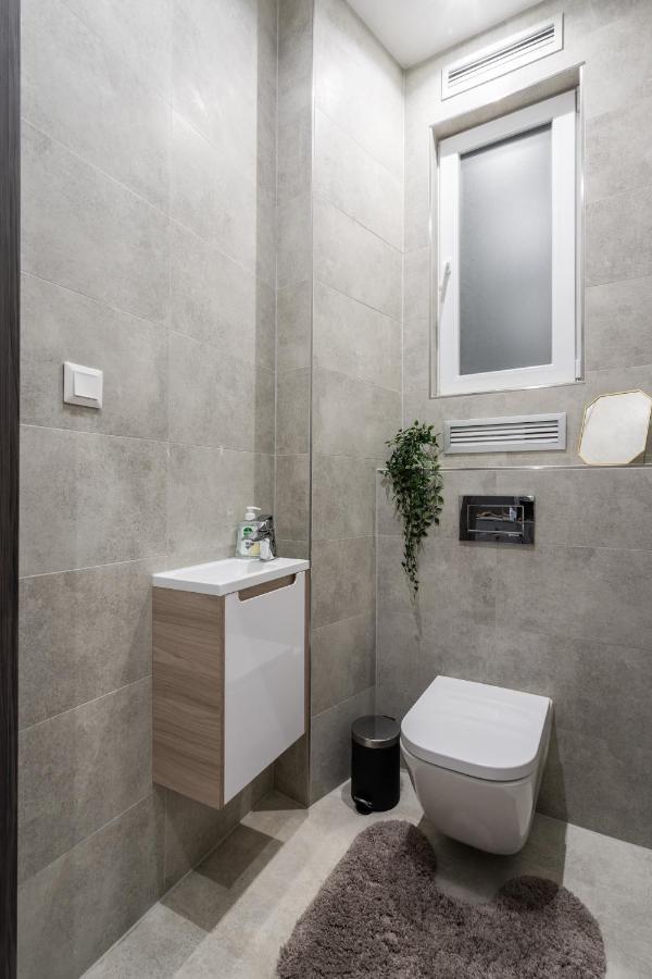 Buenos Boutique - A/C, 2 Bathrms, Amazing View Appartement Boedapest Buitenkant foto