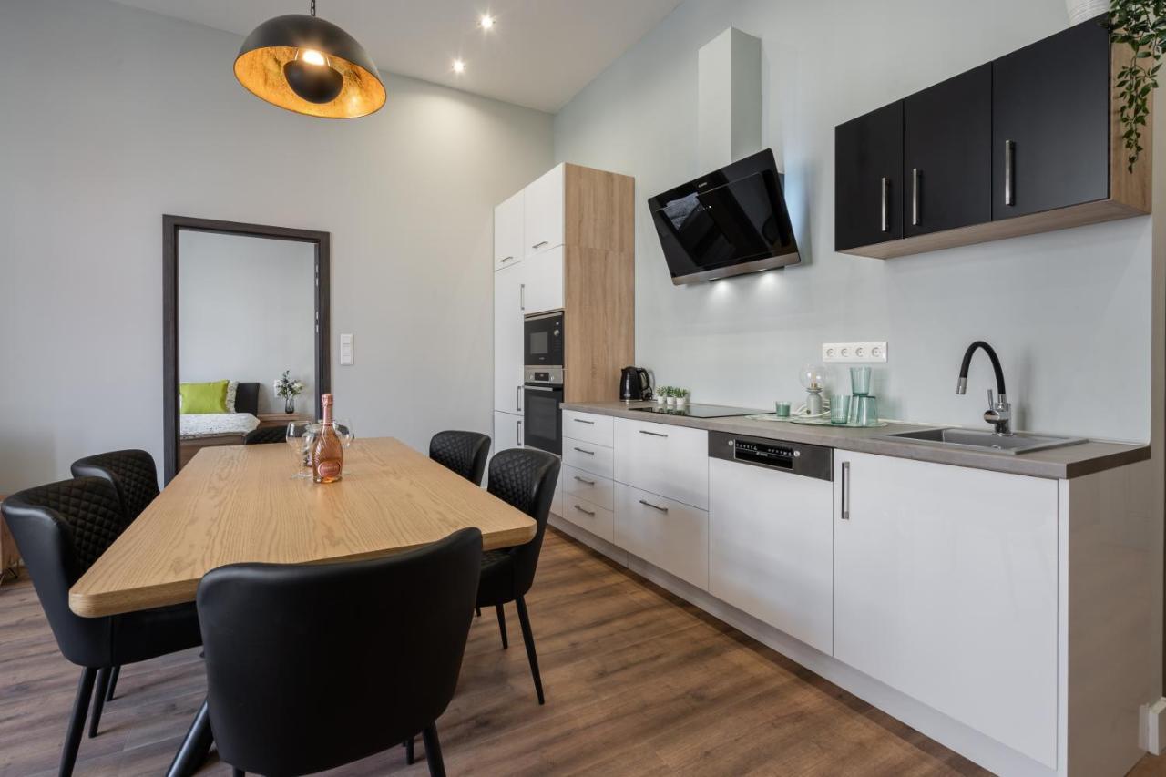 Buenos Boutique - A/C, 2 Bathrms, Amazing View Appartement Boedapest Buitenkant foto